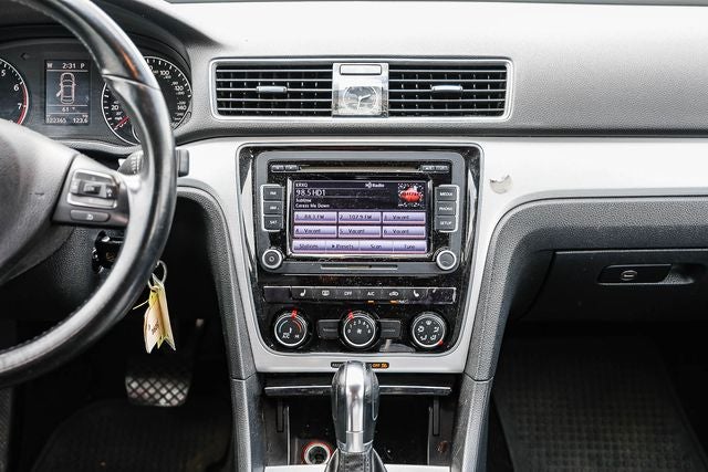 2013 Volkswagen Passat 2.5 SE