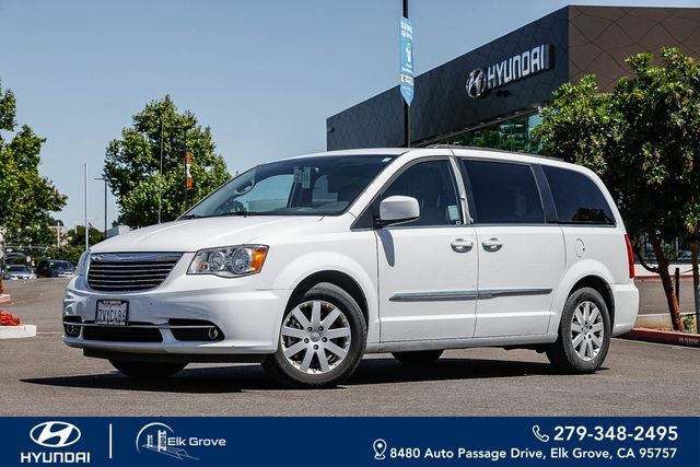 2016 Chrysler Town & Country Touring