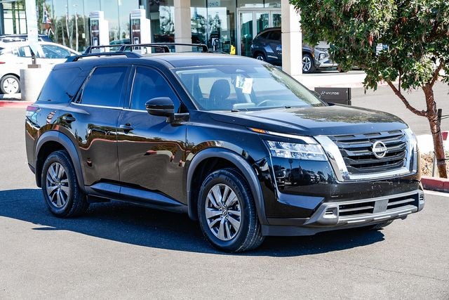 2022 Nissan Pathfinder SV