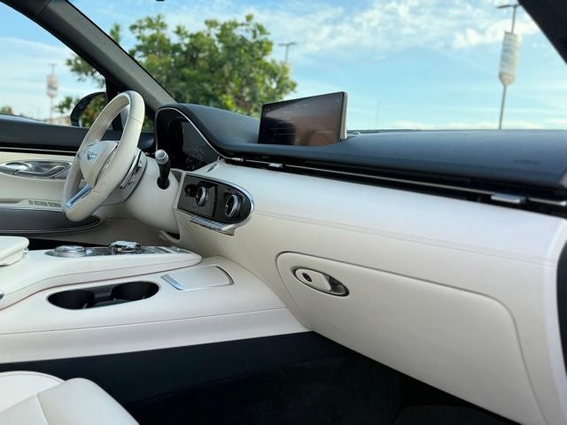 2023 Genesis Electrified GV70 Advanced