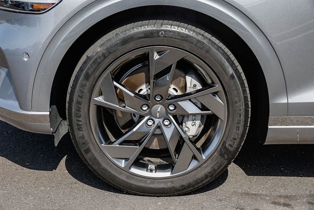 2023 Genesis Electrified GV70 Advanced