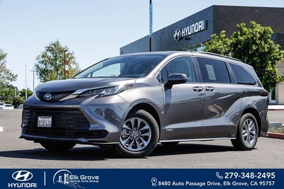 2021 Toyota Sienna LE 8 Passenger