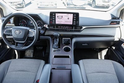 2021 Toyota Sienna LE 8 Passenger