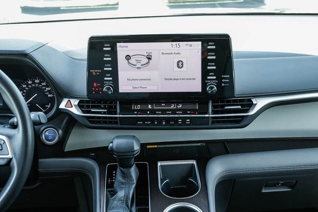 2021 Toyota Sienna LE 8 Passenger