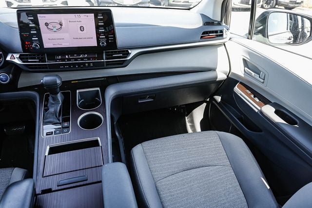 2021 Toyota Sienna LE 8 Passenger