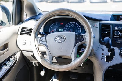 2013 Toyota Sienna LE 8 Passenger