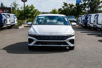 2026 Hyundai ELANTRA SE