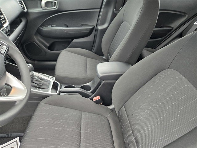 2023 Hyundai VENUE SE