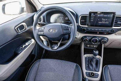 2026 Hyundai VENUE SEL W/Two-Tone Roof