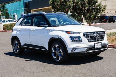 2026 Hyundai VENUE SEL W/Two-Tone Roof