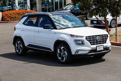 2026 Hyundai VENUE SEL W/Two-Tone Roof
