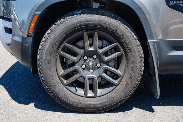 2023 Land Rover Defender 110 SE