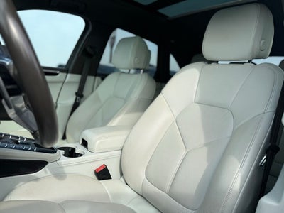 2020 Porsche Macan Base
