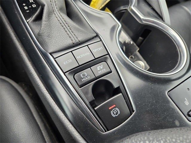 2020 Toyota Camry Hybrid XLE