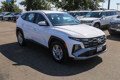 2025 Hyundai TUCSON SE
