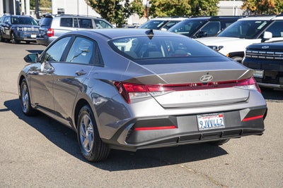 2024 Hyundai ELANTRA SE
