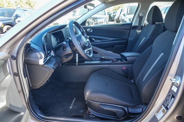 2024 Hyundai ELANTRA SE