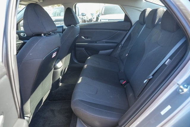 2024 Hyundai ELANTRA SE
