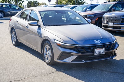 2024 Hyundai ELANTRA SE