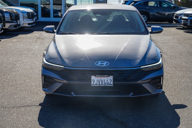2024 Hyundai ELANTRA SE