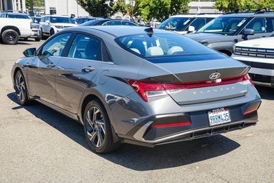 2025 Hyundai ELANTRA Limited