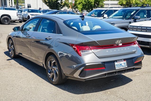 2025 Hyundai ELANTRA Limited
