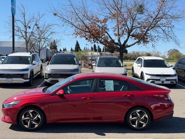 2023 Hyundai ELANTRA SEL