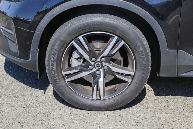 2023 Volvo XC40 B5 Core