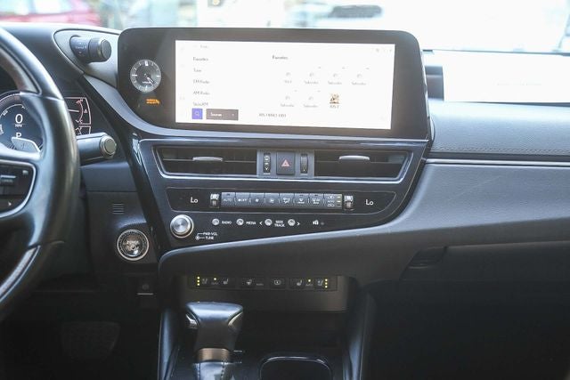 2023 Lexus ES 300h Luxury