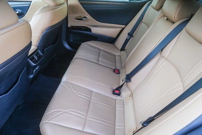 2023 Lexus ES 300h Luxury