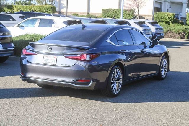 2023 Lexus ES 300h Luxury