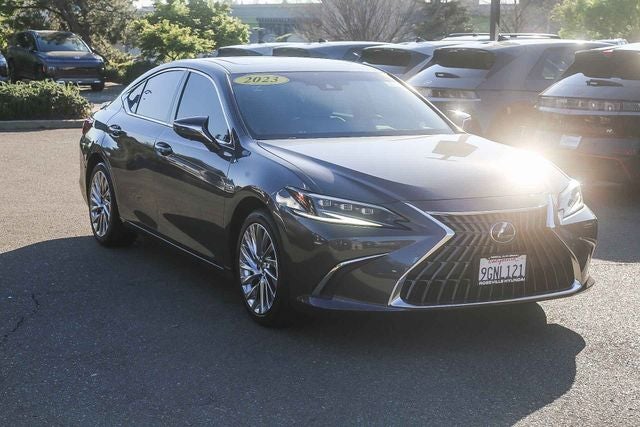 2023 Lexus ES 300h Luxury
