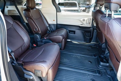 2024 Toyota Sienna Platinum 7 Passenger
