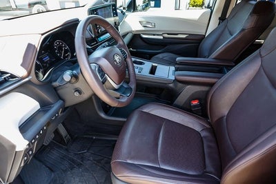 2024 Toyota Sienna Platinum 7 Passenger