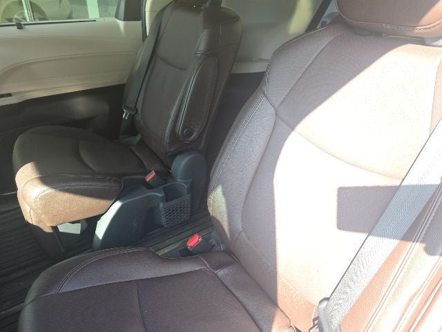 2024 Toyota Sienna Platinum 7 Passenger