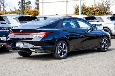 2023 Hyundai ELANTRA Limited