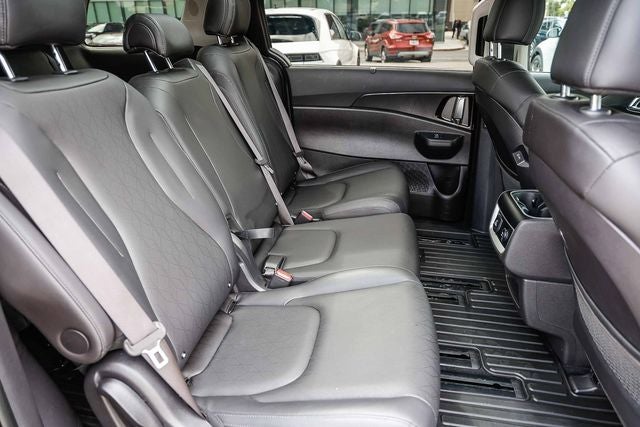 2025 Kia Carnival SX